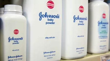 Johnson & Johnson nu va mai vinde pudra de talc pentru că există risc de cancer