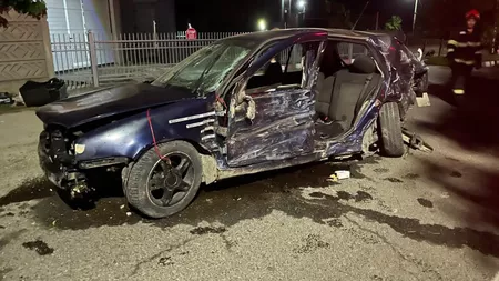 Impact devastator între două autoturisme în Constanța. Două fete de 13 şi 16 ani au murit pe loc - VIDEO