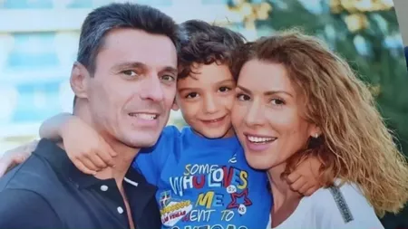 Mircea Badea, vacanță de vis cu fiul și iubita. Jurnalistul l-a învățat pe Vlăduț să facă sărituri în mare