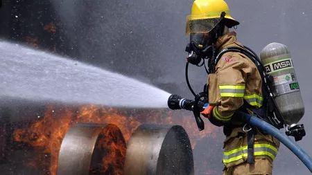 Incendiul de la groapa de gunoi din Țuțora, stins după patru ore - VIDEO, UPDATE