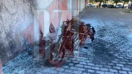 Atac în stil mafiot în zona Nicolina! O motocicletă a fost incendiată lângă peco Mol. Autorul s-a trezit cu mascații peste el în casă (EXCLUSIV), FOTO, VIDEO