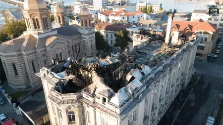Pagube uriaşe după incendiul devastator de la Arhiepiscopia Tomisului - GALERIE FOTO