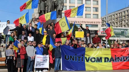 Protest de amploare, în centrul orașului Iași! Zeci și zeci de cetățeni au semnalat problemele grave și critice prin care trece România - GALERIE FOTO