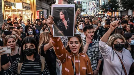 Un nou val de proteste în Iran, după moartea unei tinere de 16 ani - FOTO