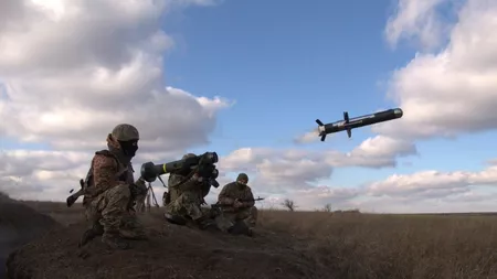 Marea Britanie ar putea trimite Ucrainei arme cu rază de acțiune mai mare