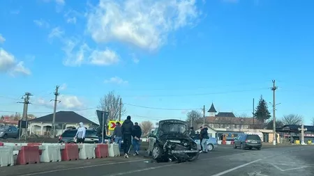 Accident rutier în judeţul Iaşi. Trei autoturisme au intrat în coliziune în localitatea Vânători