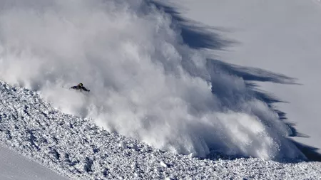 Risc maxim de avalanşă în munţii Făgăraș. Salvamontiștii sunt în alertă