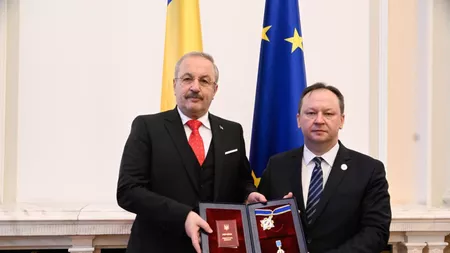 Vasile Dîncu a fost premiat de Ucraina. El a demisionat după declarațiile privind negocierile cu Rusia