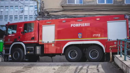 Incendiu în Piața Unirii, municipiul Iași. Un fast-food a fost cuprins de flăcări