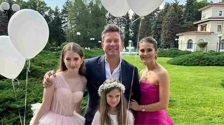 Pavel Bartoș are o soție superbă. Anca și fiicele, asemenea unor prințese la nunta lui Smiley