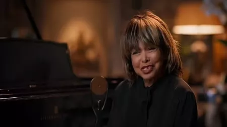 Ultimele imagini cu Tina Turner în viață! Artista era foarte slăbită și abia se ținea pe picioare