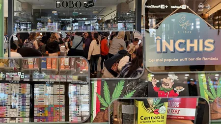Adolescenții au luat cu asalt magazinul Bobo Shop din Iași! Au rămas dezamăgiți când l-au găsit închis și nu au putut cumpăra dispozitive de vapat sau dulciuri cu canabis - FOTO