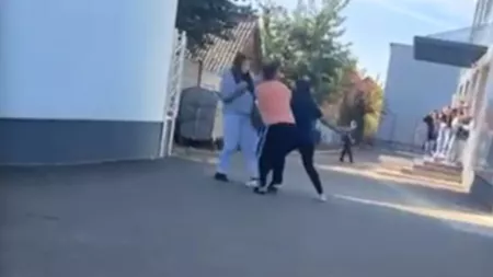 Scandal la un liceu din Satu Mare: Mama și bunica unei eleve au agresat o altă elevă!
