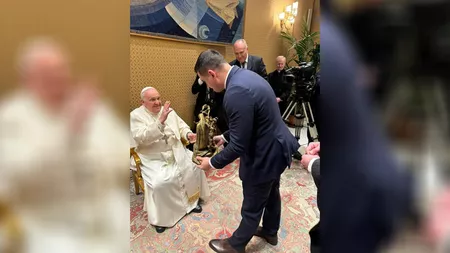 George Simion s-a întâlnit cu Papa Francisc. Ce i-a dăruit liderul AUR Sanctității Sale?