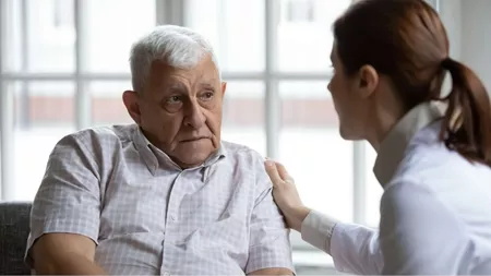 Primele semne de Alzheimer. Ce simptome prezintă o persoană care suferă de acest sindrom?
