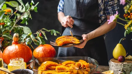 Dovleac la cuptor cu miere și condimente. O gustare aromată și cu puține calorii!