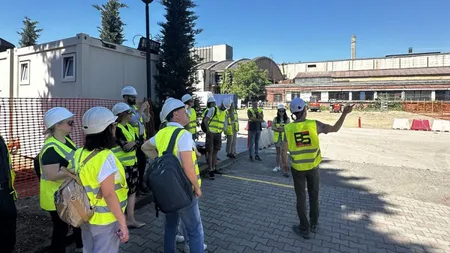 Cursuri pe șantierul de reconversie a fostei platforme Carbochim pentru studenții de la Facultatea de Construcții, printr-un parteneriat între UTCN și grupul IULIUS