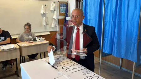 Europarlamentarul AUR Tudor Ciuhodaru a votat la alegerile locale și europarlamentare - FOTO, VIDEO