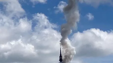 Incendiu la catedrala din Rouen. Prima turlă este în flăcări - VIDEO