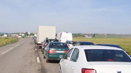 Decizia care paralizează definitiv traficul din Podu Iloaiei a fost luată! Se montează semafoare, spre disperarea șoferilor