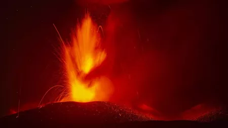 Este alertă în Italia! Vulcanii Etna și Stromboli au erupt în același timp