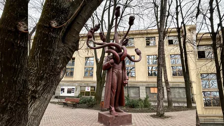 Pornind de la scandalul sculpturii „Hidra”, o asociație din Iași vrea să educe comunitatea, pentru a evita alte incidente