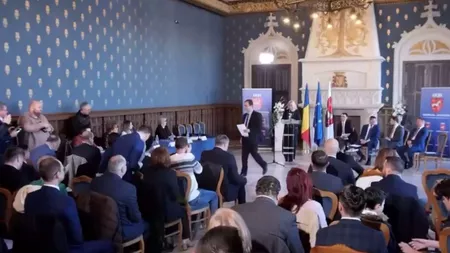 „Eliminatul” Cristian Stanciu i-a sfidat pe șefii județului la depunerea jurământului. Le-a întors spatele golănește când a primit certificatul de consilier ales