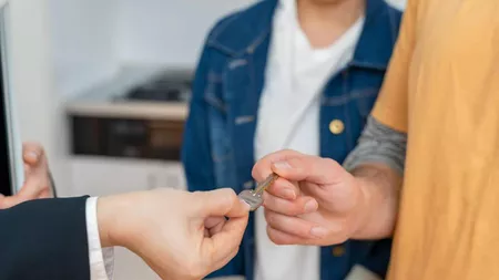 Schimbare neașteptată pentru persoanele care stau cu chirie! La ce trebuie să fie atenți românii care locuiesc în marile orașe ale țării