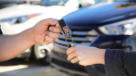 Șoferii care împrumută mașina personală pot fi sancționați! Ce reguli trebuie să respecte când oferă mașina unei alte persoane