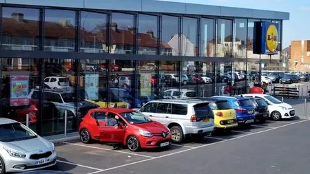 Ce amenzi riscă șoferii în parcarea supermarketurilor. O simplă neglijență te poate costa 2000 de lei