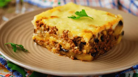 Idee de mâncare de post. Cum să pregătești două rețete savuroase de musaca și paste bolognese