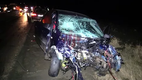 EXCLUSIVUPDATE GRAV accident rutier la Baltati. Doua autoturisme s-au izbit violent. Sunt cel putin 5 victime dintre care si doi copii - FOTOLIVE VIDEO