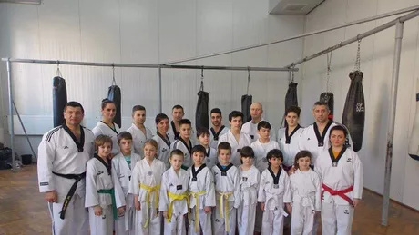 SENZATIE Opt medalii pentru Eagles Taekwondo Iasi la turneul Botosani Open