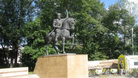 Statuia lui Mihai Viteazu din Copou va fi mutata in Podu de Piatra