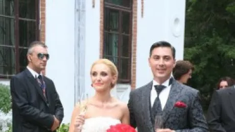 Alina Sorescu si Alexandru Ciucu -  nunta in costumatii inedite -  FOTO
