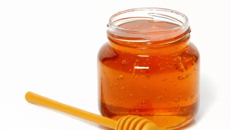 Consuma dimineata pe stomacul gol miere cu scortisoara. Efectul i-a uimit si pe medici