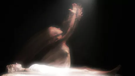 SOC Primele imagini VIDEO in care se vede cum sufletul paraseste trupul imediat dupa moarte