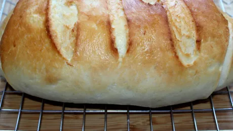 Reteta traditionala de paine - Cum se face painea de casa cu usturoi