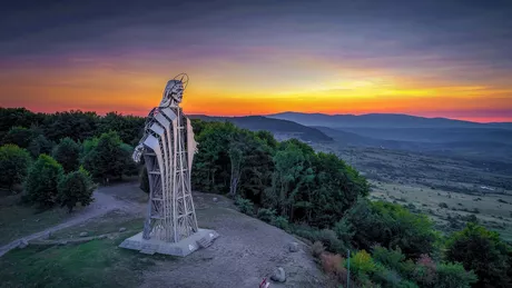 Inima lui Iisus din Harghita cea mai mare statuie a Mantuitorului din Europa de Est - GALERIE FOTO