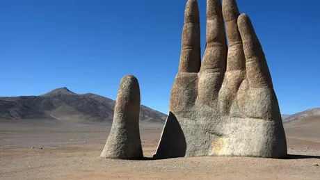 Mâna Deșertului din Chile. Misterul monumentului din Deșertul Atacama