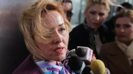 Circ grotesc făcut la DIICOT de protestatarul de serviciu Marian Ceaușescu A jignit-o pe Carmen Dan - VIDEO