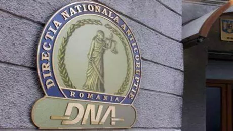 Protest la DNA după ce s-a decis clasarea unui dosar Justiţia e în lanţuri