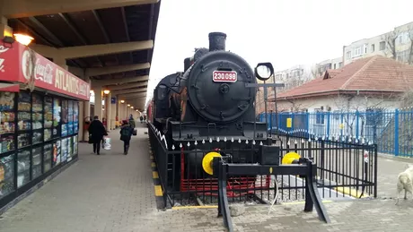 Locomotivă veche de câteva decenii expusă la Gara Iaşi - FOTO