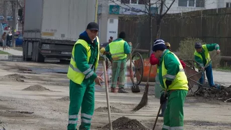 Salubris și CTP Iași au suplimentat numărul muncitorilor trimiși pe străzi