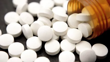 Aspirina reduce riscul de apariție a cancerului colorectal