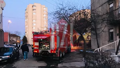 EXCLUSIV Explozie la un bloc din Iaşi. Incendiul a pornit de la o butelie - FOTO  VIDEO