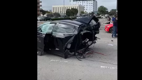 Momentul în care sute de mii de euro se fac praf Accident în care au fost implicate autoturisme de lux - FOTO VIDEO