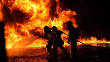 Incendiu de amploare în Ucraina. Cinci persoane au decedat și 120 de locuințe au fost distruse - Video