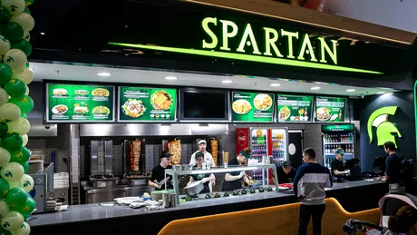 Specialităţi greceşti în noua locaţie Spartan deschisă în FOOD COURT Palas