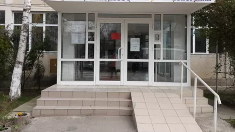 Trei unități de învățământ și-au suspendat parțial cursurile la Iași